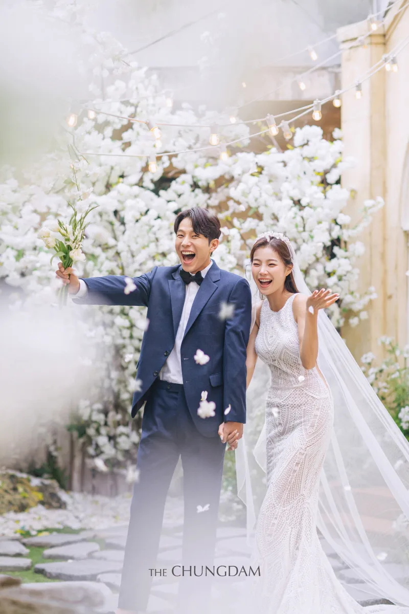 더청담 스튜디오 플라워 배경 웨딩촬영 샘플